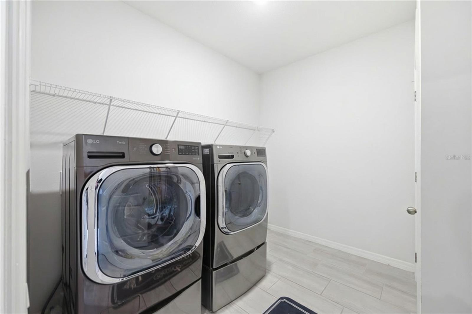 Listing photo id 21 for 468 Halter Drive