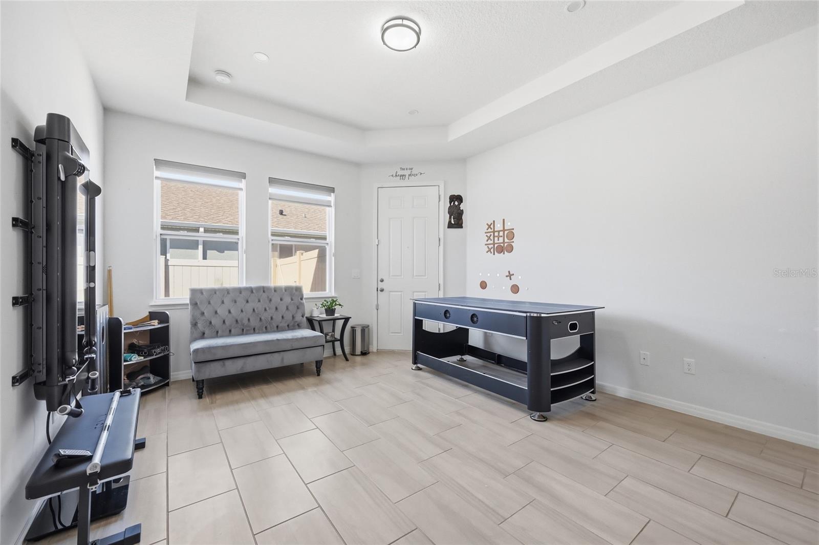 Listing photo id 23 for 468 Halter Drive