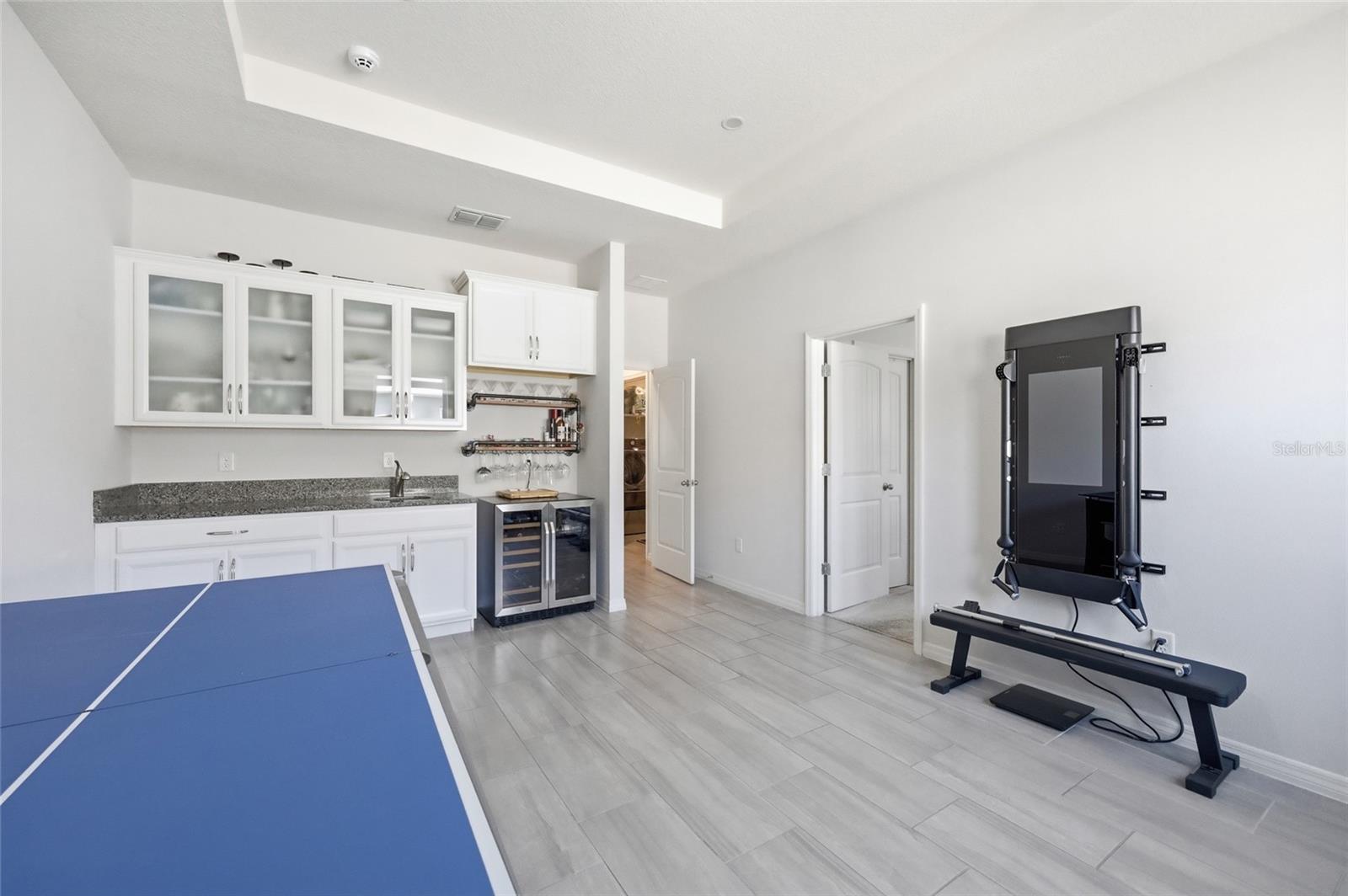 Listing photo id 24 for 468 Halter Drive