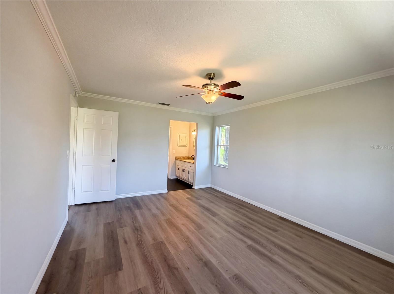 Listing photo id 13 for 5906 112th Place Road