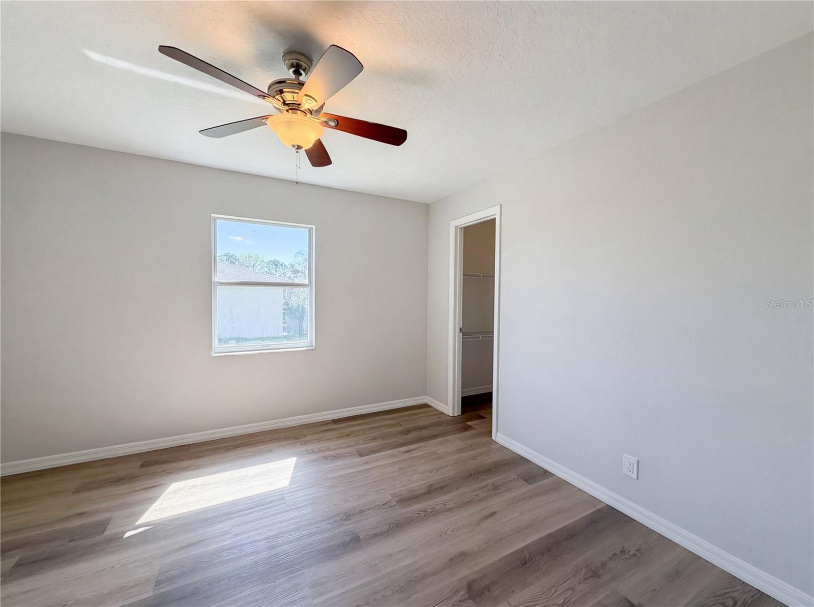 Listing photo id 14 for 5906 112th Place Road