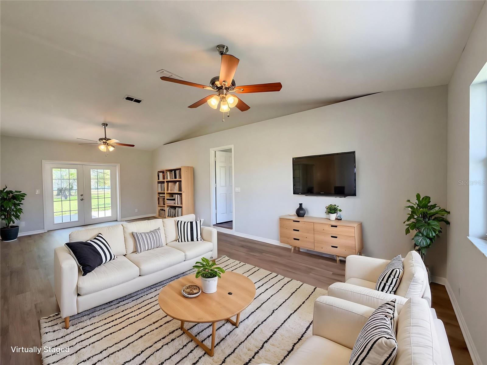 Listing photo id 2 for 5906 112th Place Road