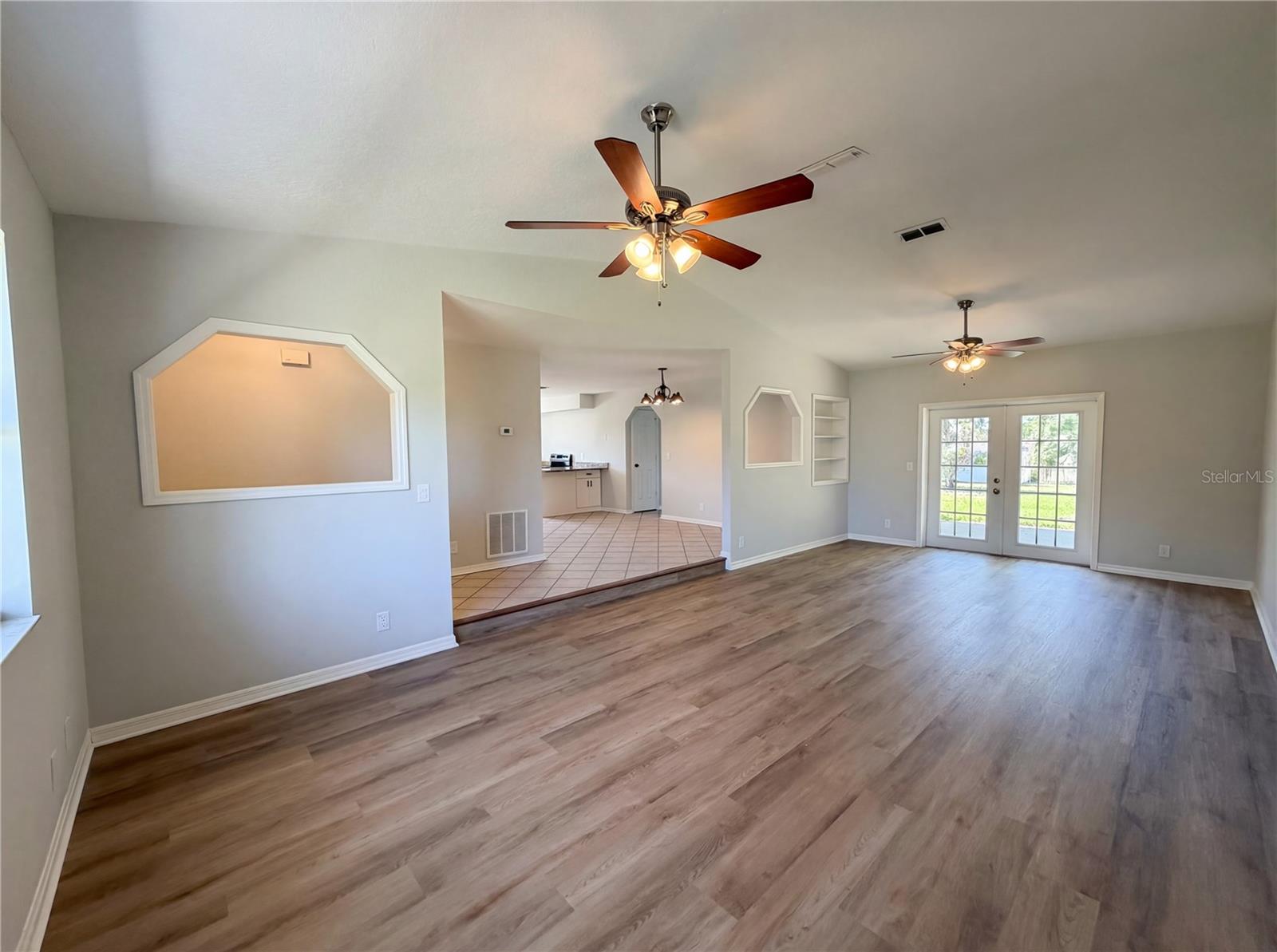 Listing photo id 4 for 5906 112th Place Road