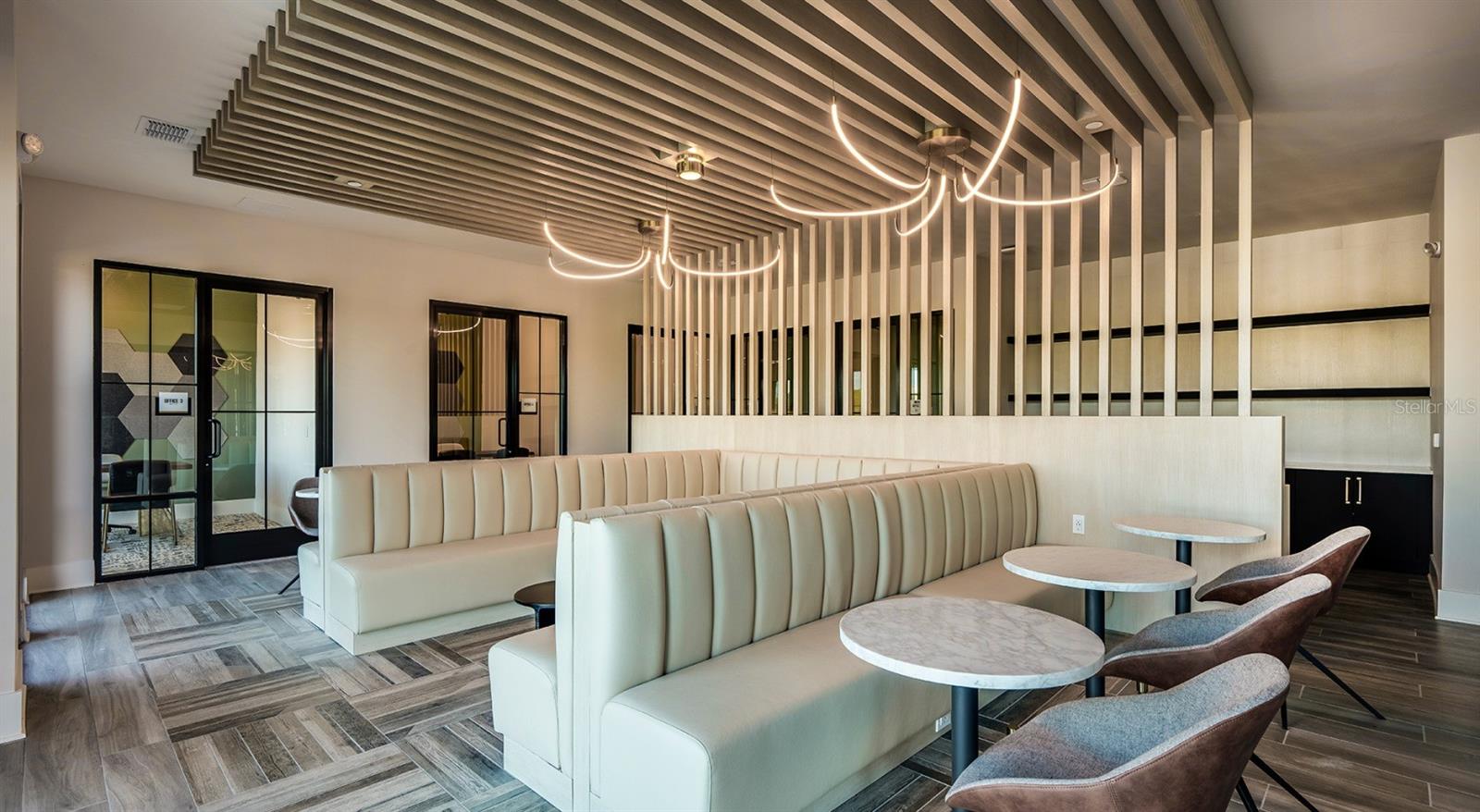 Listing photo id 15 for 700 Aultman Street Emerald