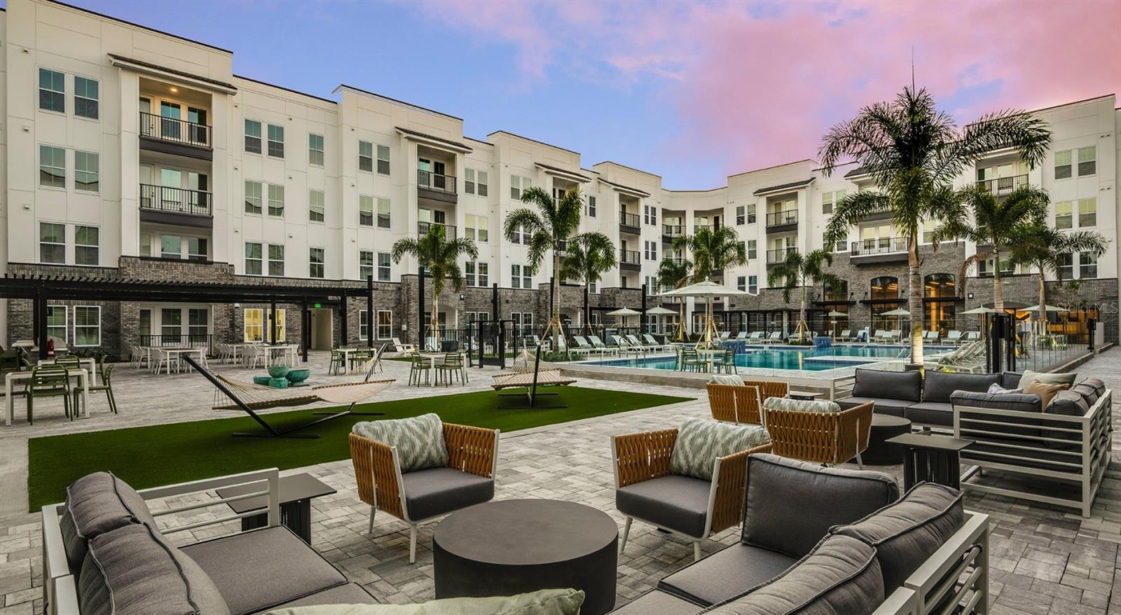 Listing photo id 27 for 700 Aultman Street Emerald