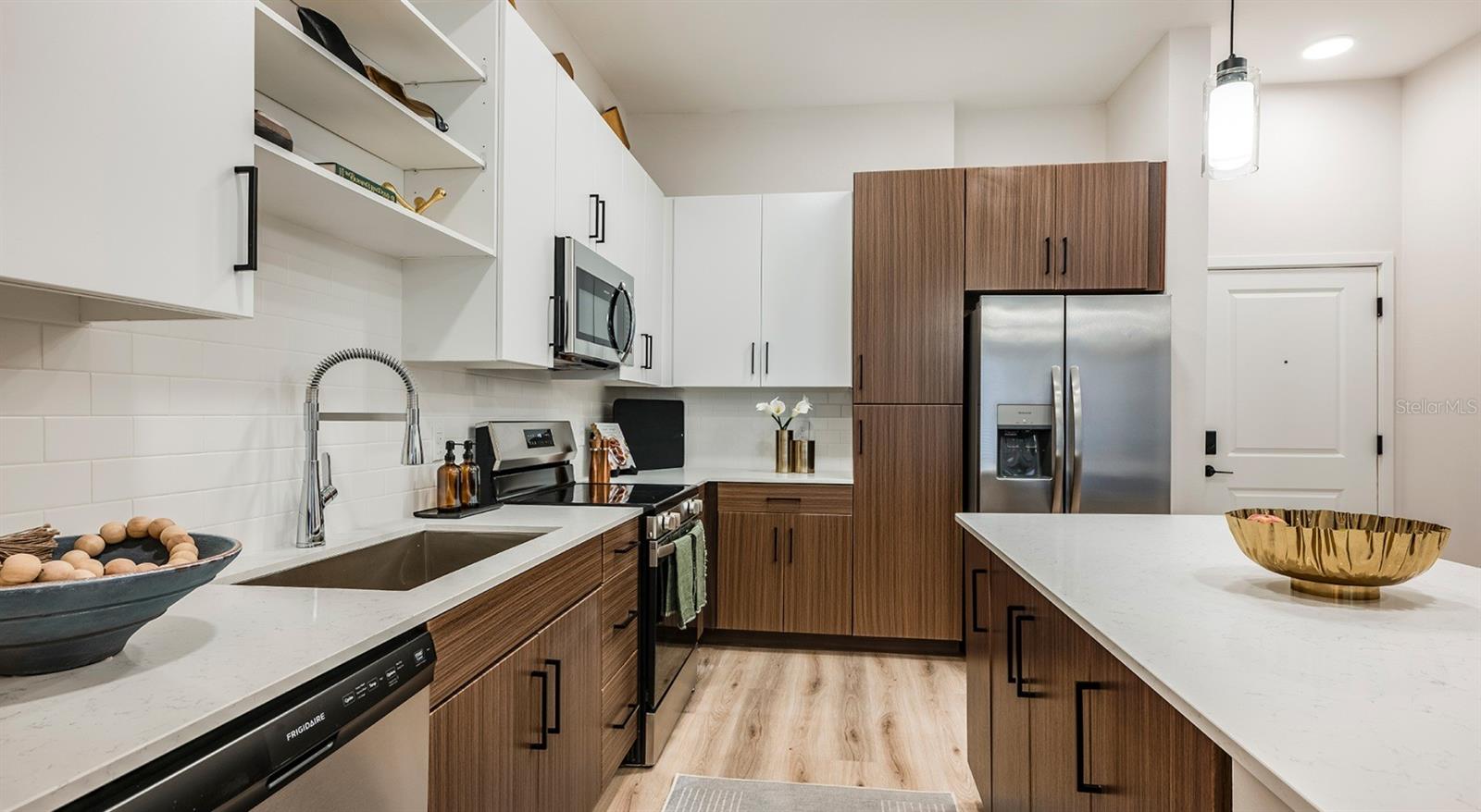 Listing photo id 35 for 700 Aultman Street Emerald