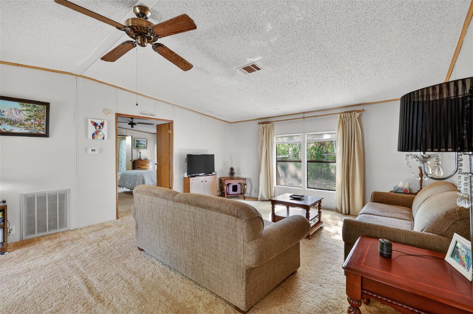 Image 10 of 35 For 904 Maplewood Street