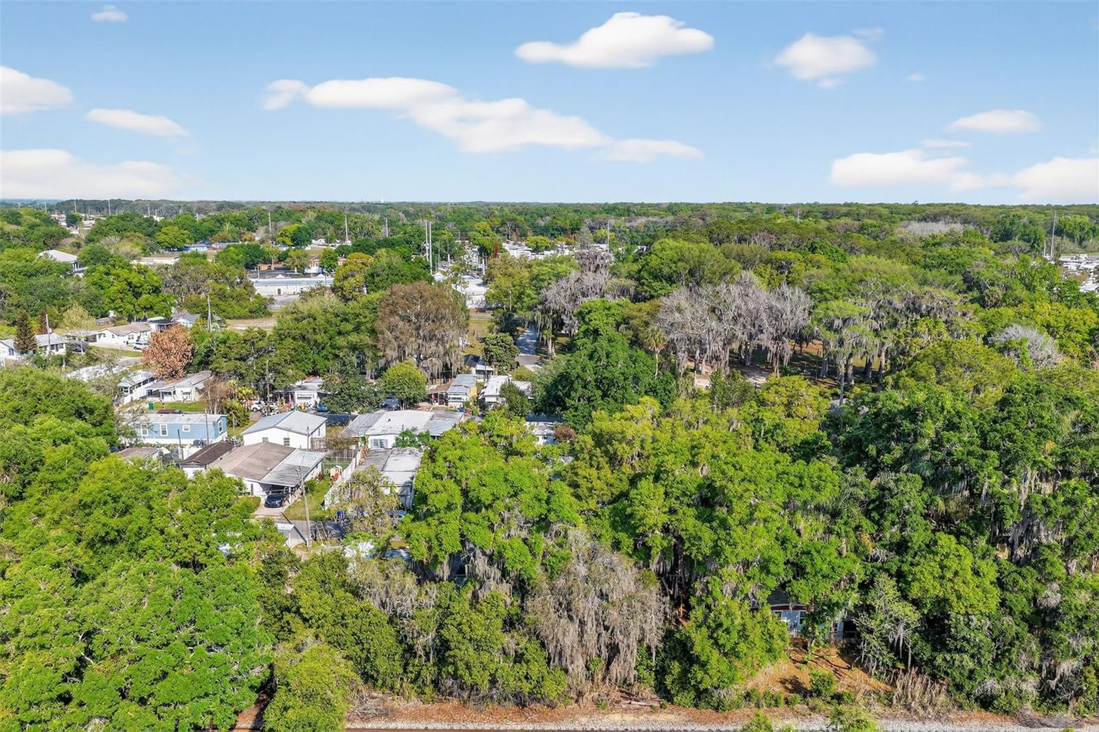 Image 5 of 35 For 904 Maplewood Street