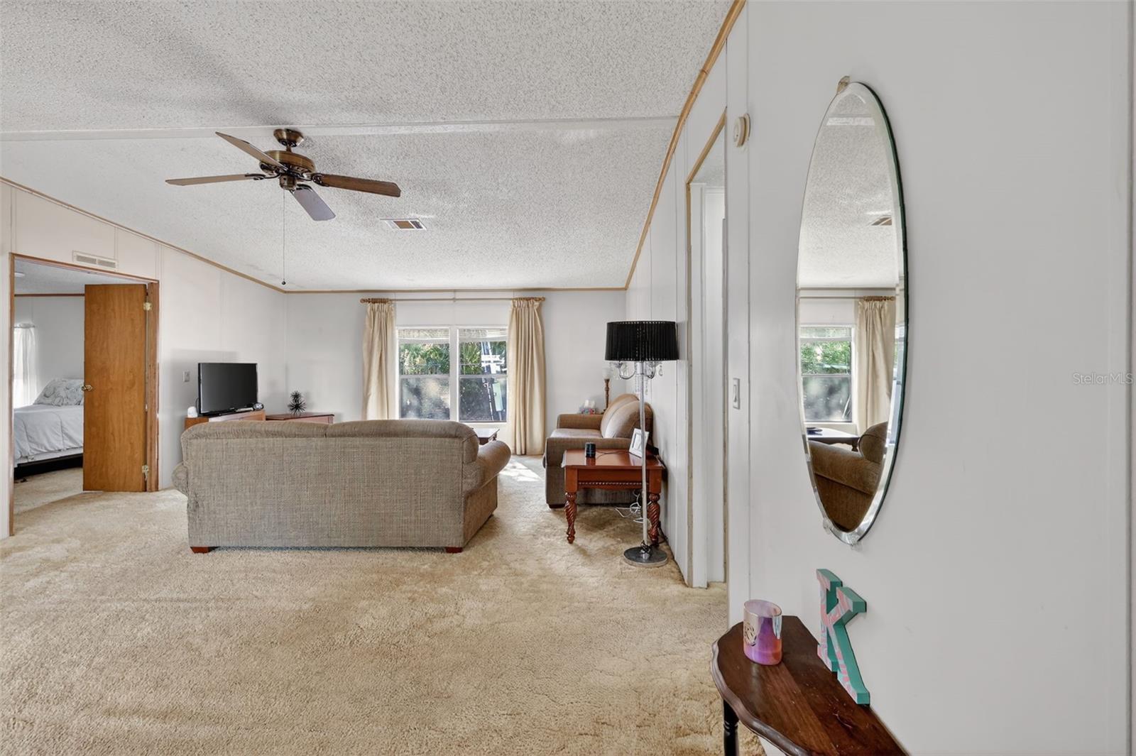 Image 8 of 35 For 904 Maplewood Street