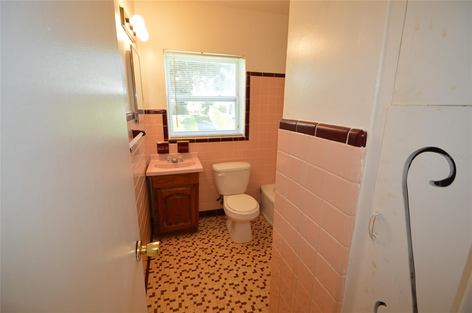 Image 8 of 9 For 519 Vern Drive