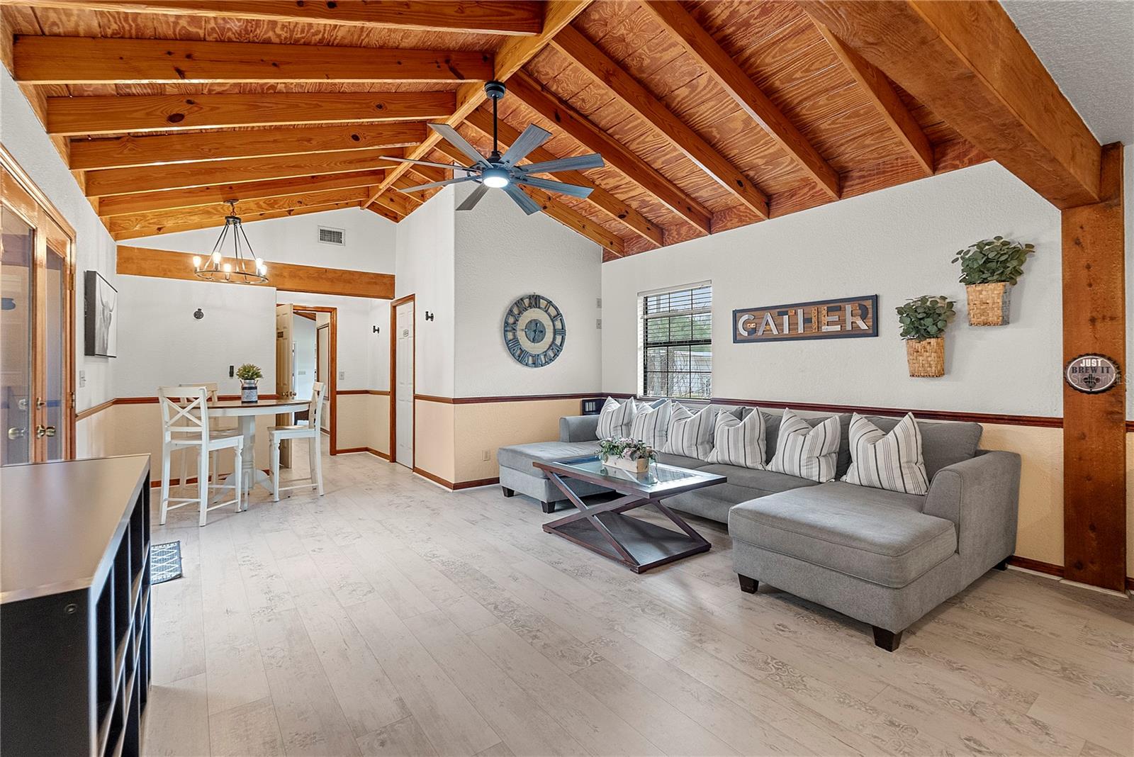 Image 16 of 65 For 13910 Corkwood Lane