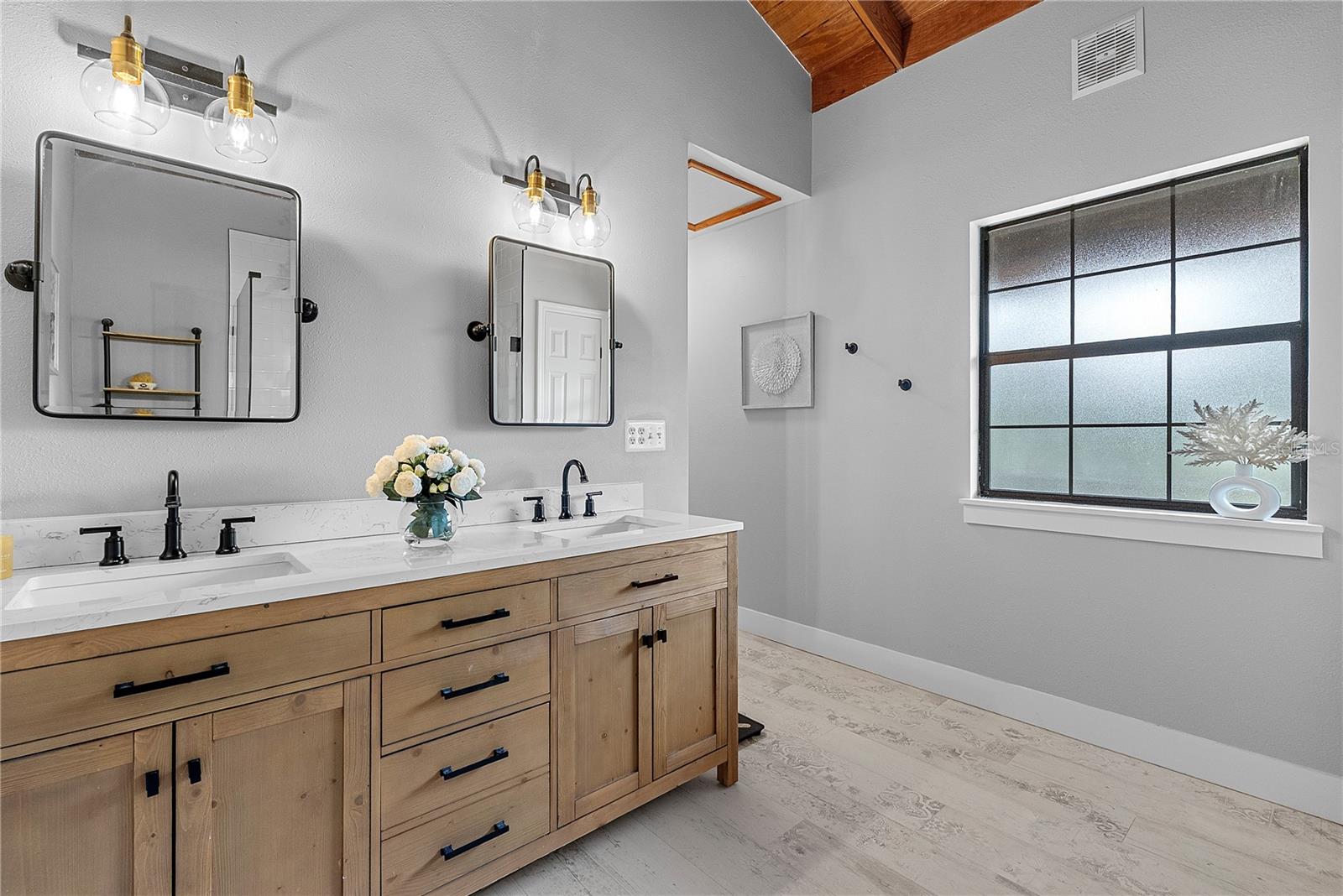 Image 29 of 65 For 13910 Corkwood Lane