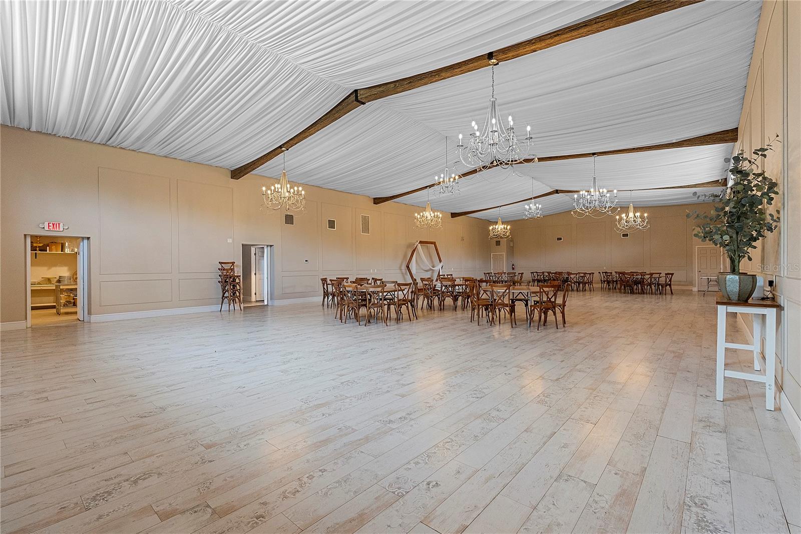 Image 46 of 65 For 13910 Corkwood Lane