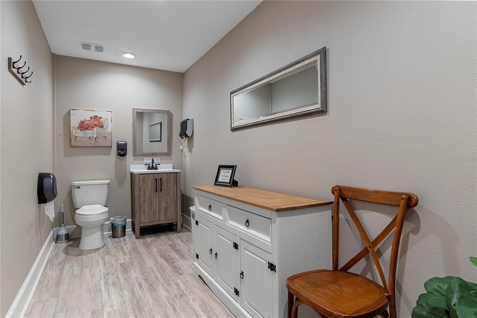 Image 48 of 65 For 13910 Corkwood Lane