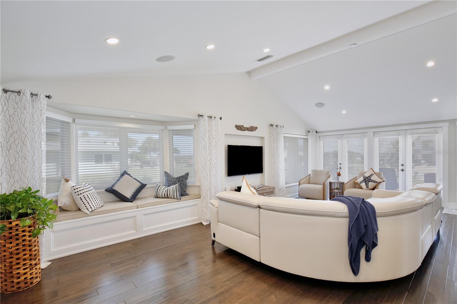 Image 16 of 96 For 210 Riverside Drive