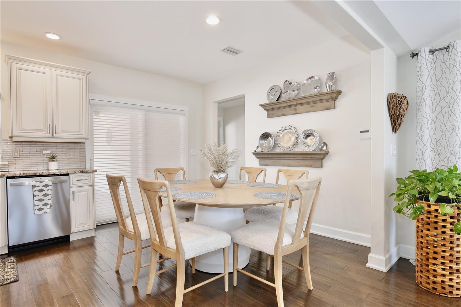 Image 19 of 96 For 210 Riverside Drive