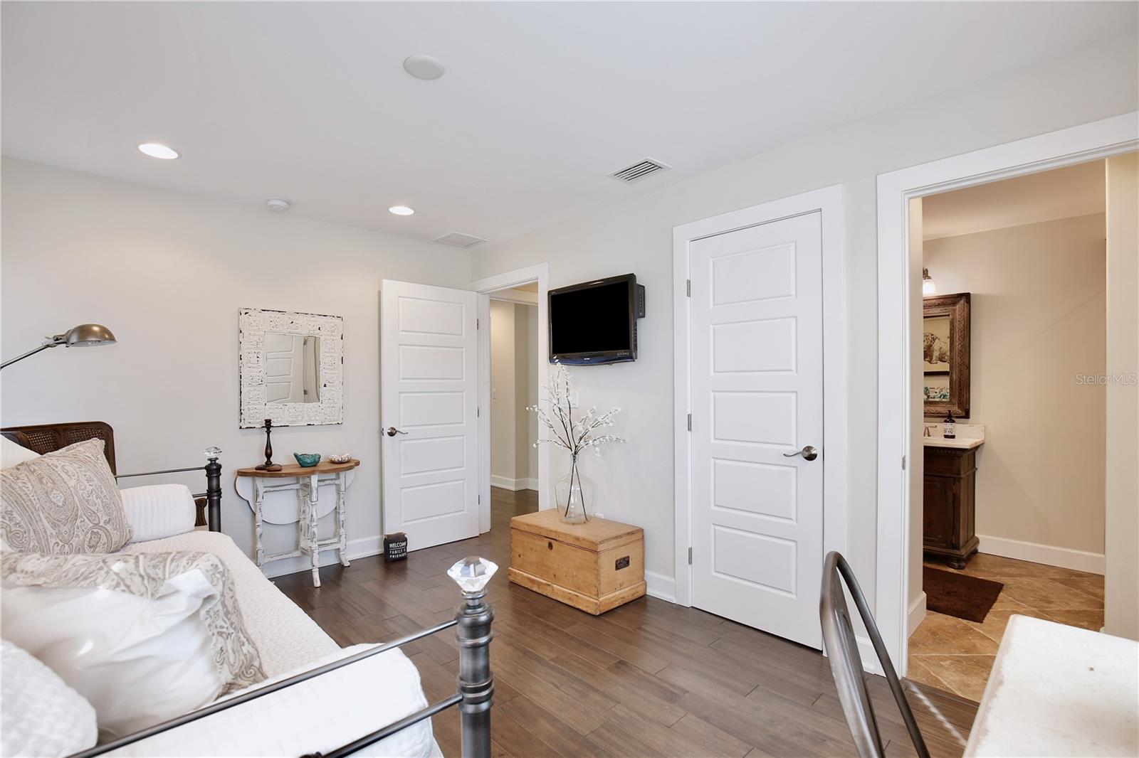 Image 43 of 96 For 210 Riverside Drive