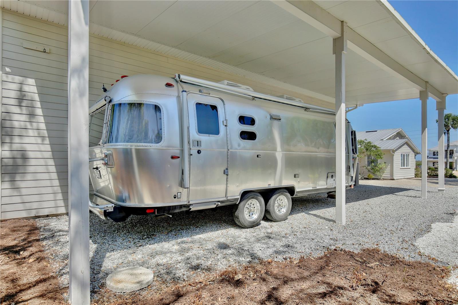 Image 72 of 96 For 210 Riverside Drive