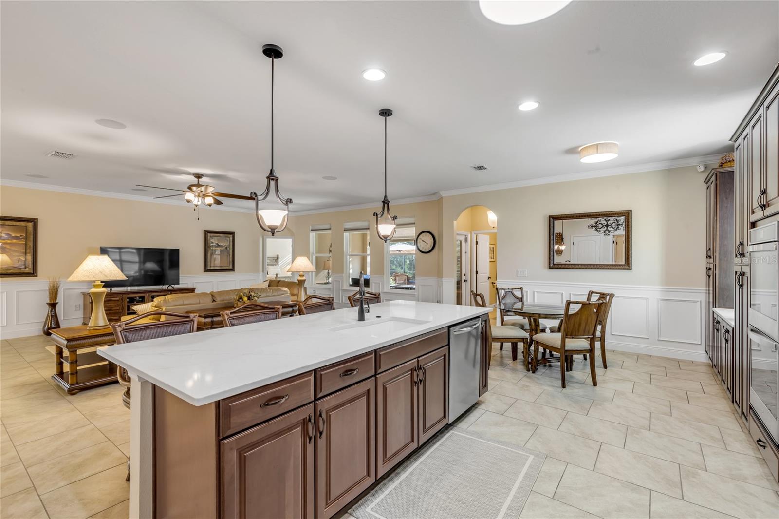 Image 18 of 47 For 475 River Square Lane