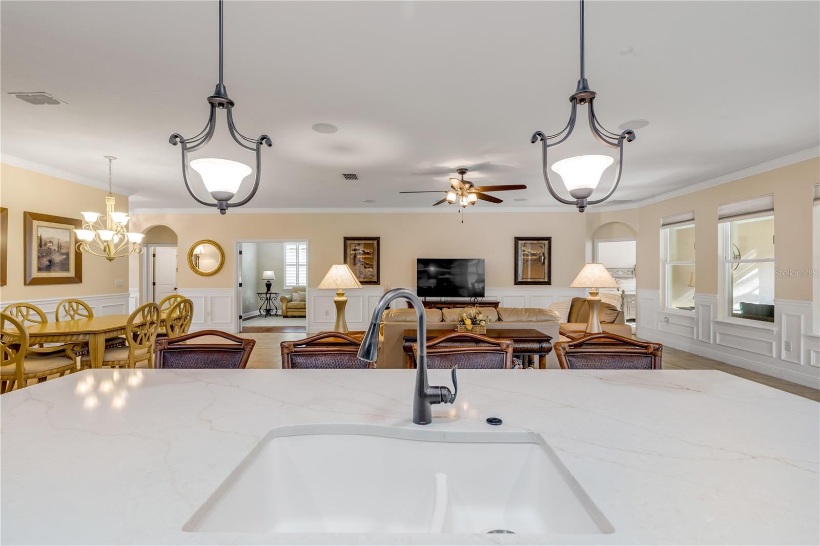 Image 19 of 47 For 475 River Square Lane