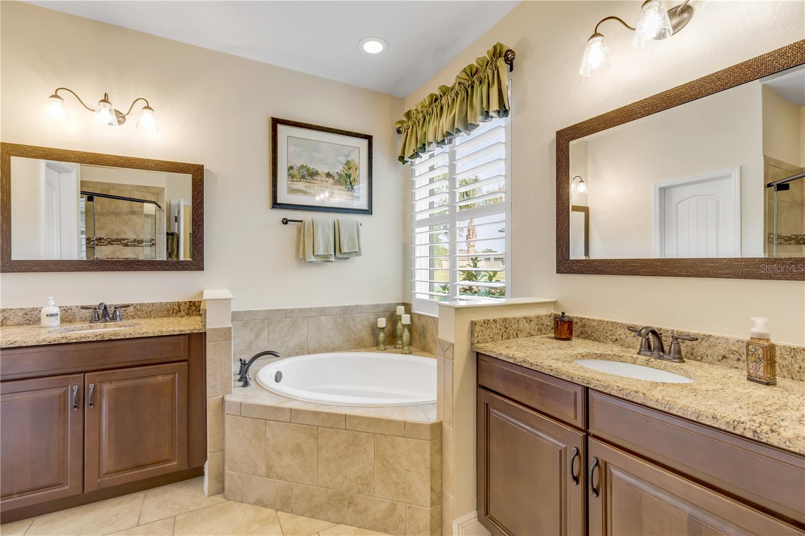 Image 23 of 47 For 475 River Square Lane