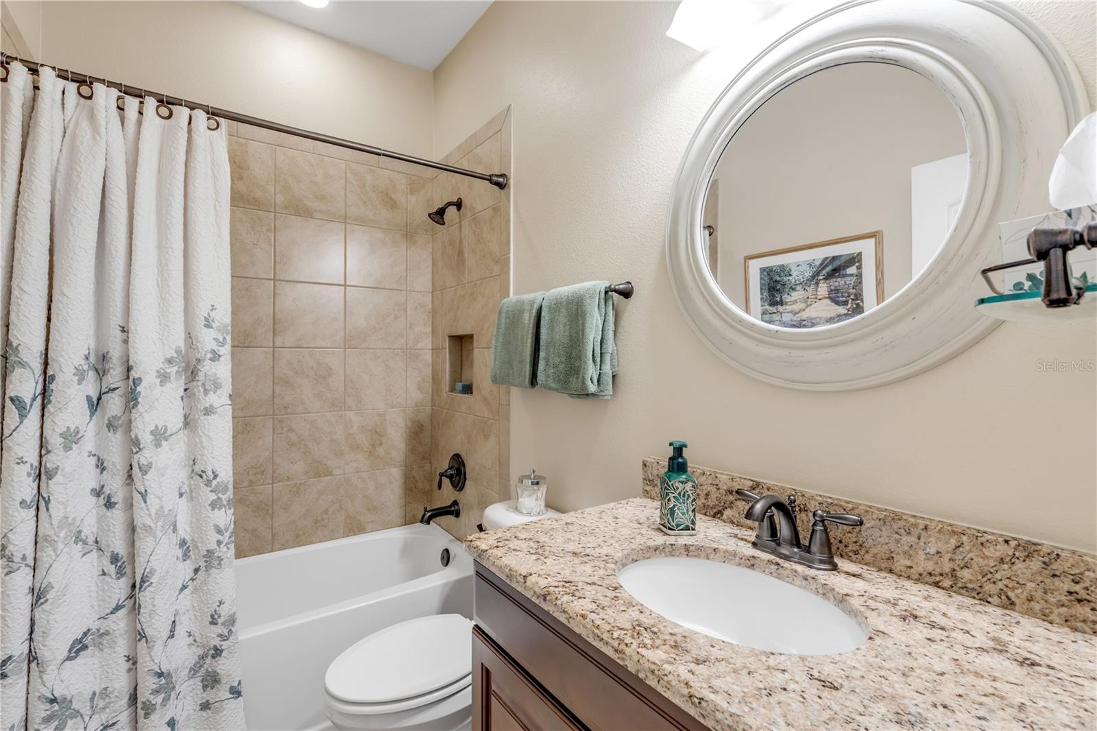 Image 34 of 47 For 475 River Square Lane