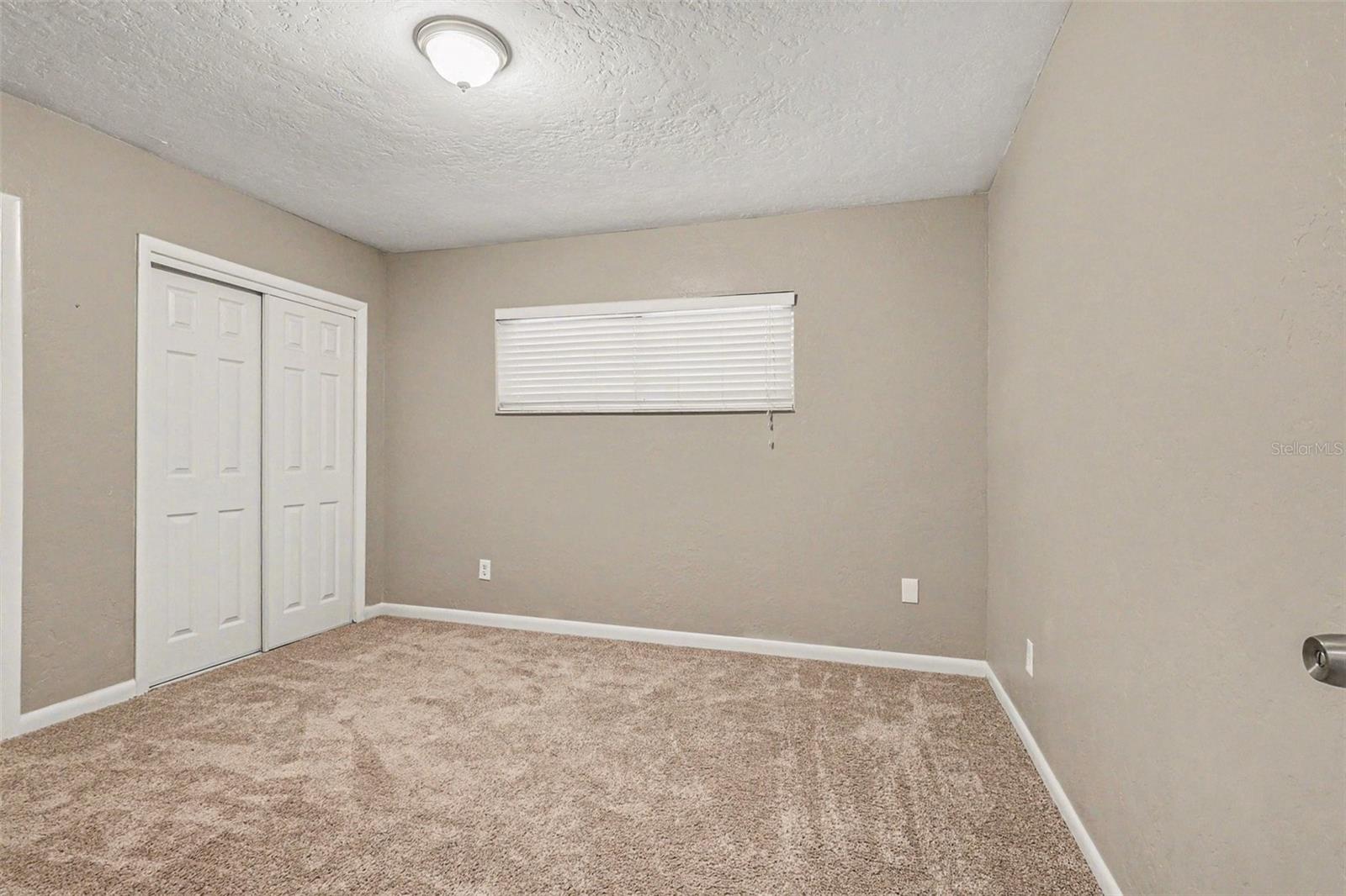 Image 11 of 15 For 4643 Valley View Drive W