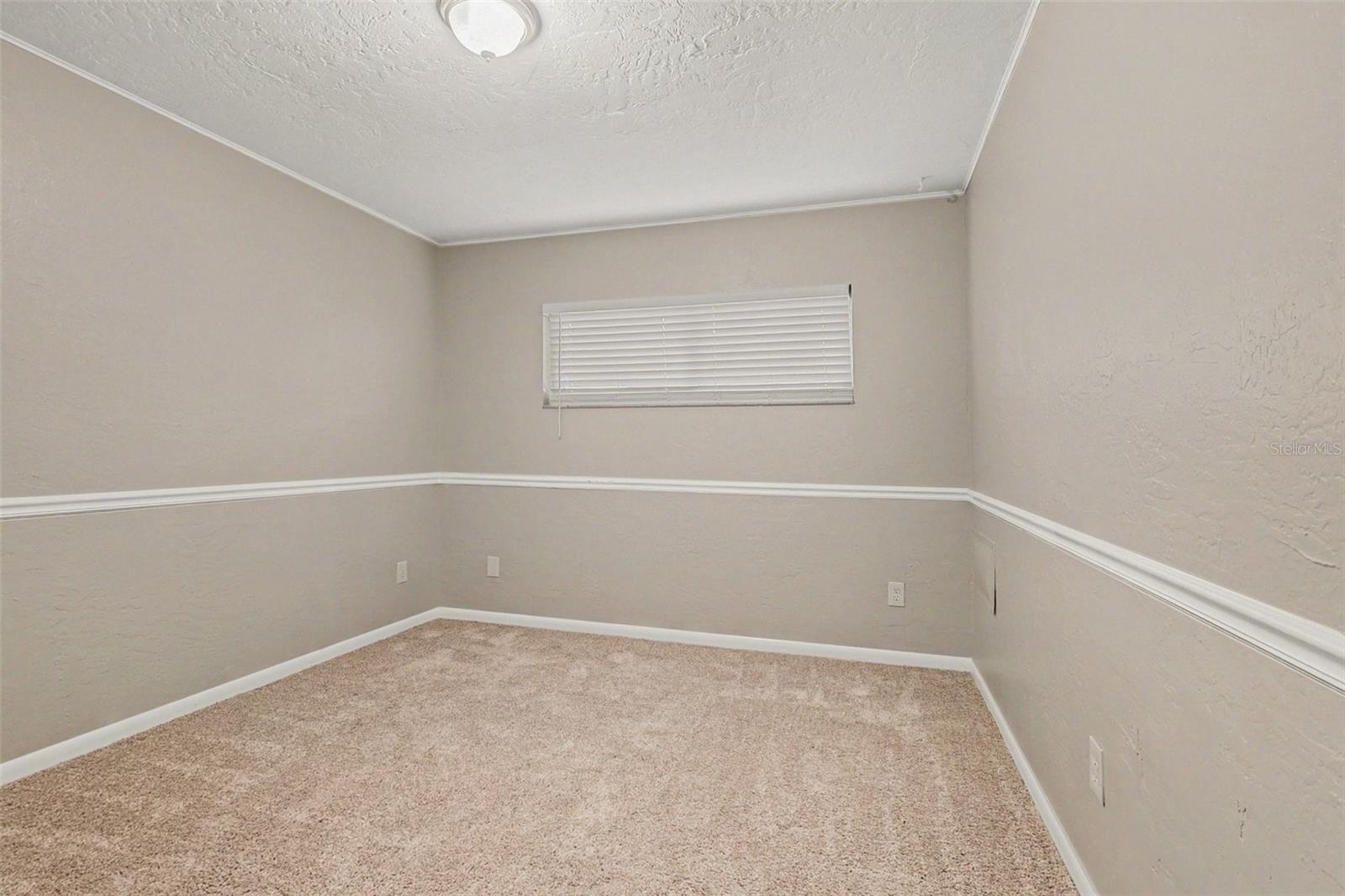 Image 12 of 15 For 4643 Valley View Drive W