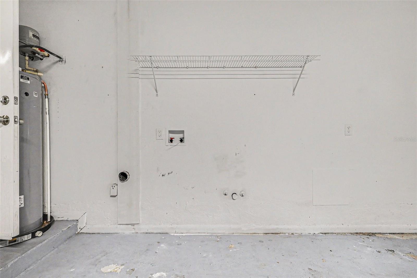 Image 13 of 15 For 4643 Valley View Drive W