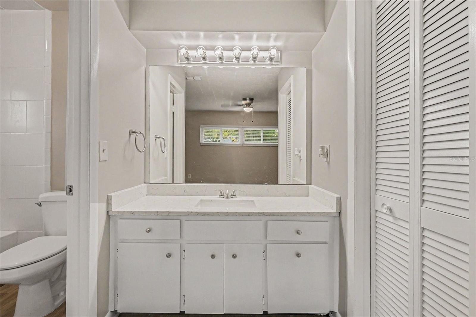 Image 9 of 15 For 4643 Valley View Drive W