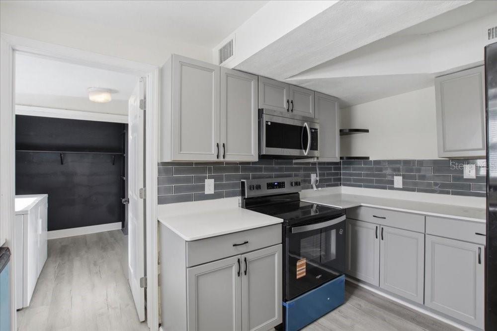 Image 12 of 26 For 3014 Pinedale Avenue