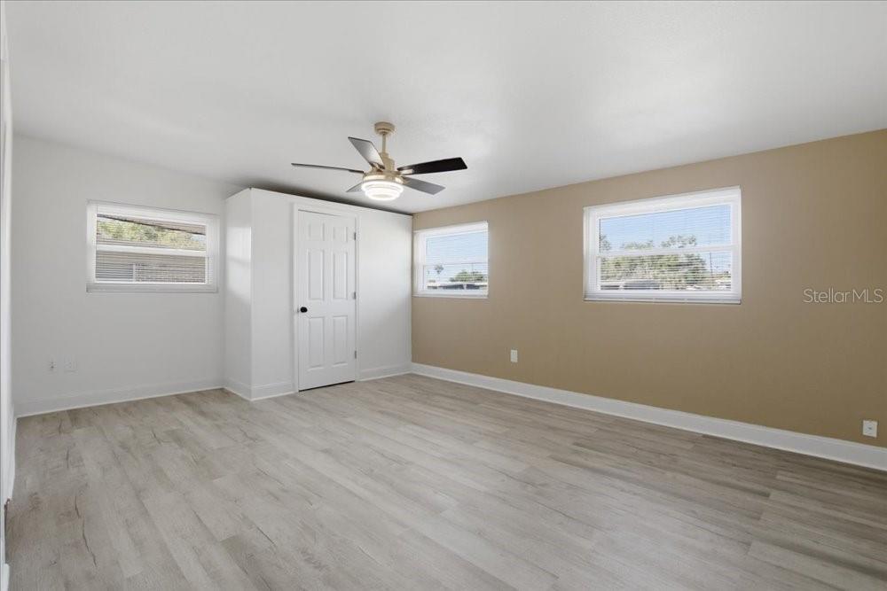 Image 13 of 26 For 3014 Pinedale Avenue