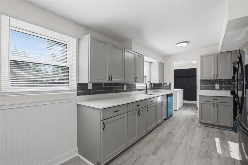 Image 9 of 26 For 3014 Pinedale Avenue