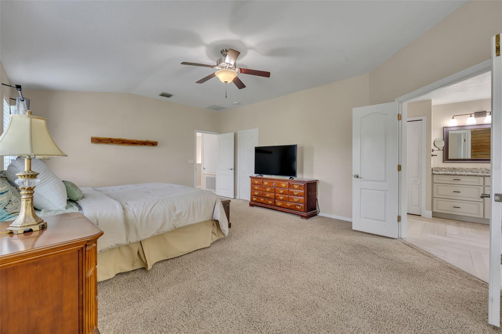 Image 18 of 42 For 1502 Ashdown Court