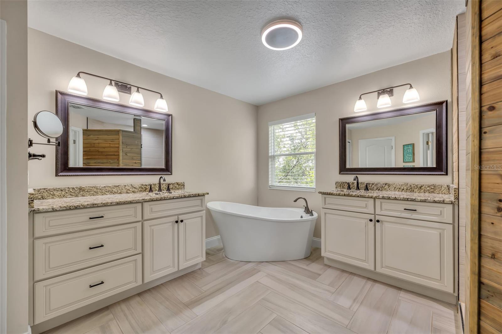 Image 20 of 42 For 1502 Ashdown Court