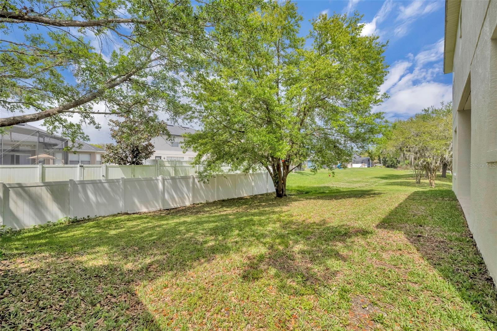 Image 32 of 42 For 1502 Ashdown Court