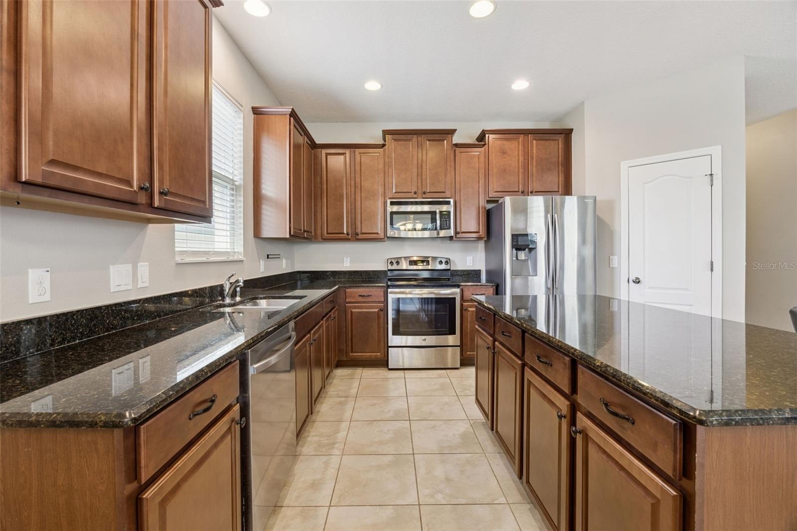 Image 13 of 52 For 1134 White Water Bay Drive