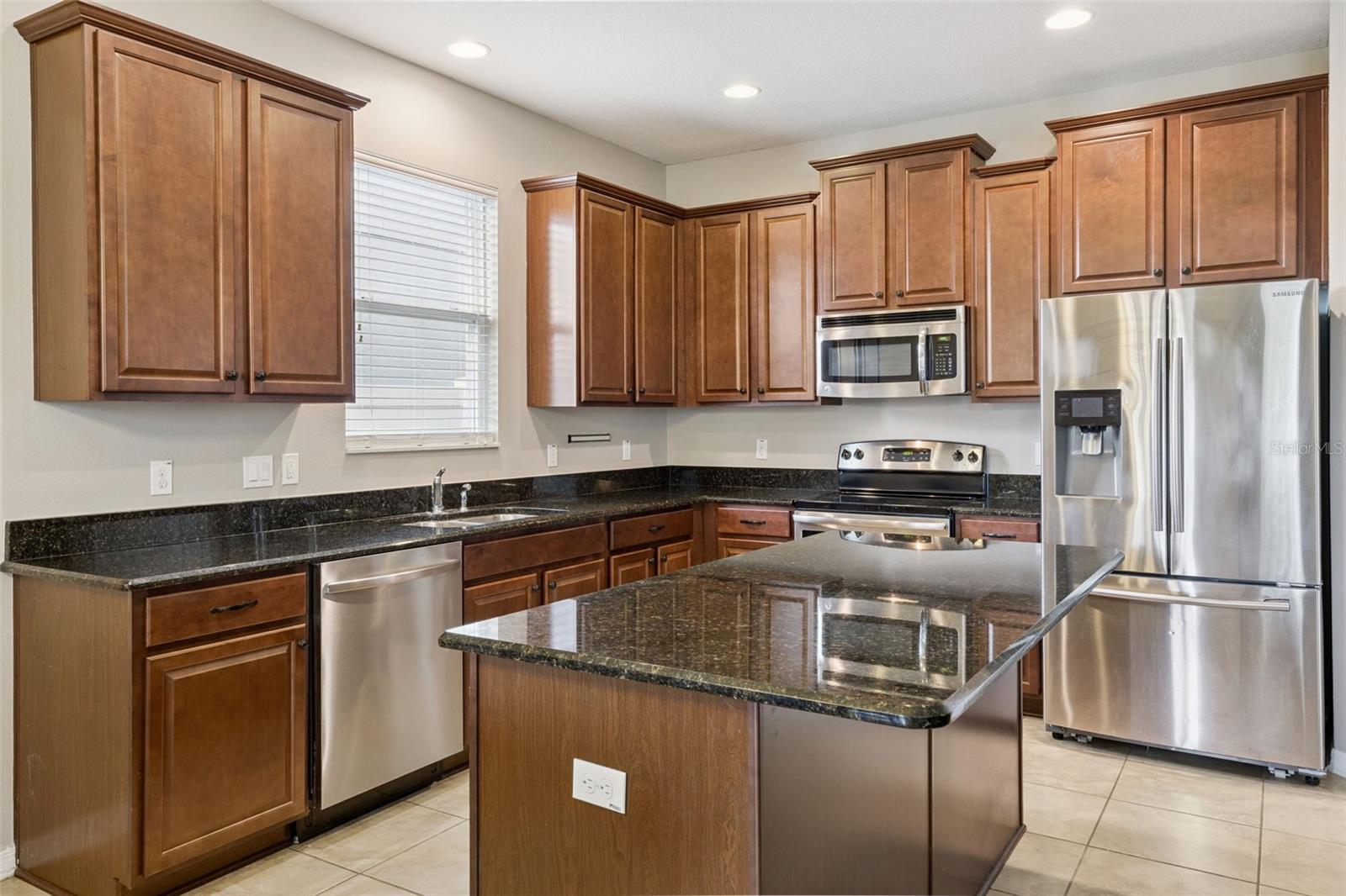 Image 14 of 52 For 1134 White Water Bay Drive