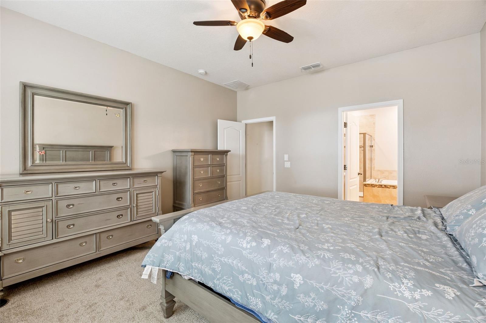 Image 16 of 52 For 1134 White Water Bay Drive