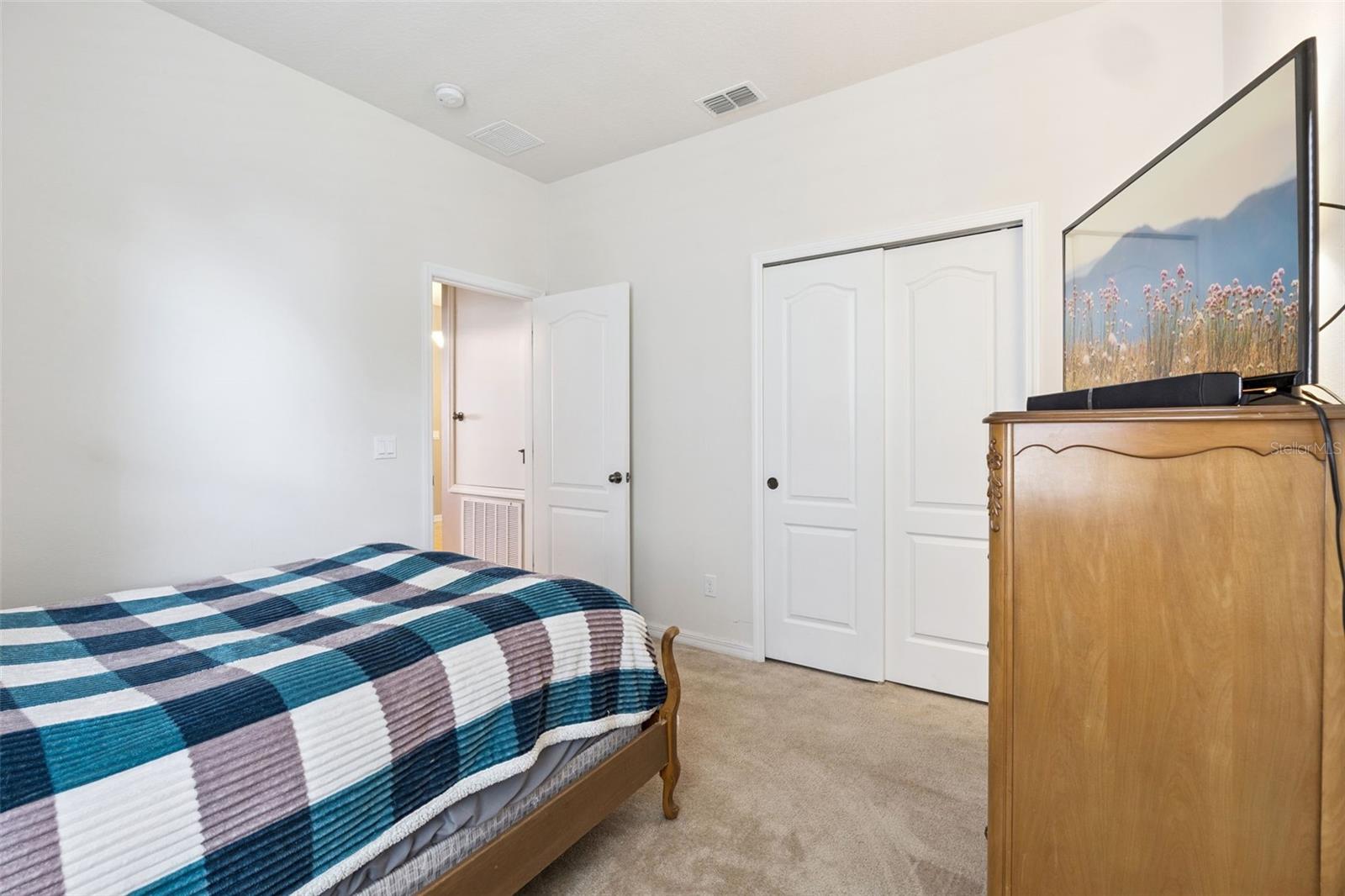 Image 20 of 52 For 1134 White Water Bay Drive