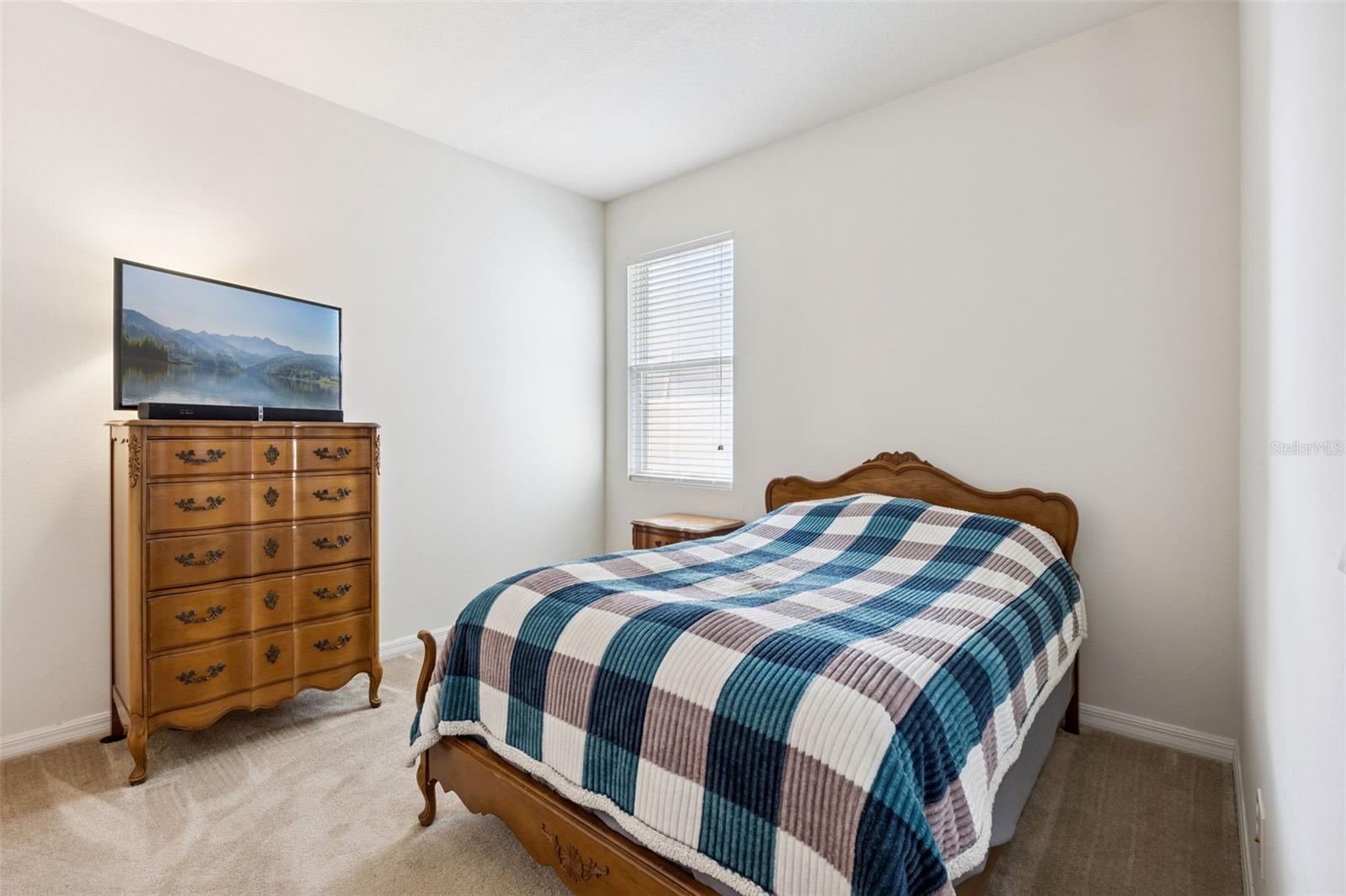 Image 21 of 52 For 1134 White Water Bay Drive