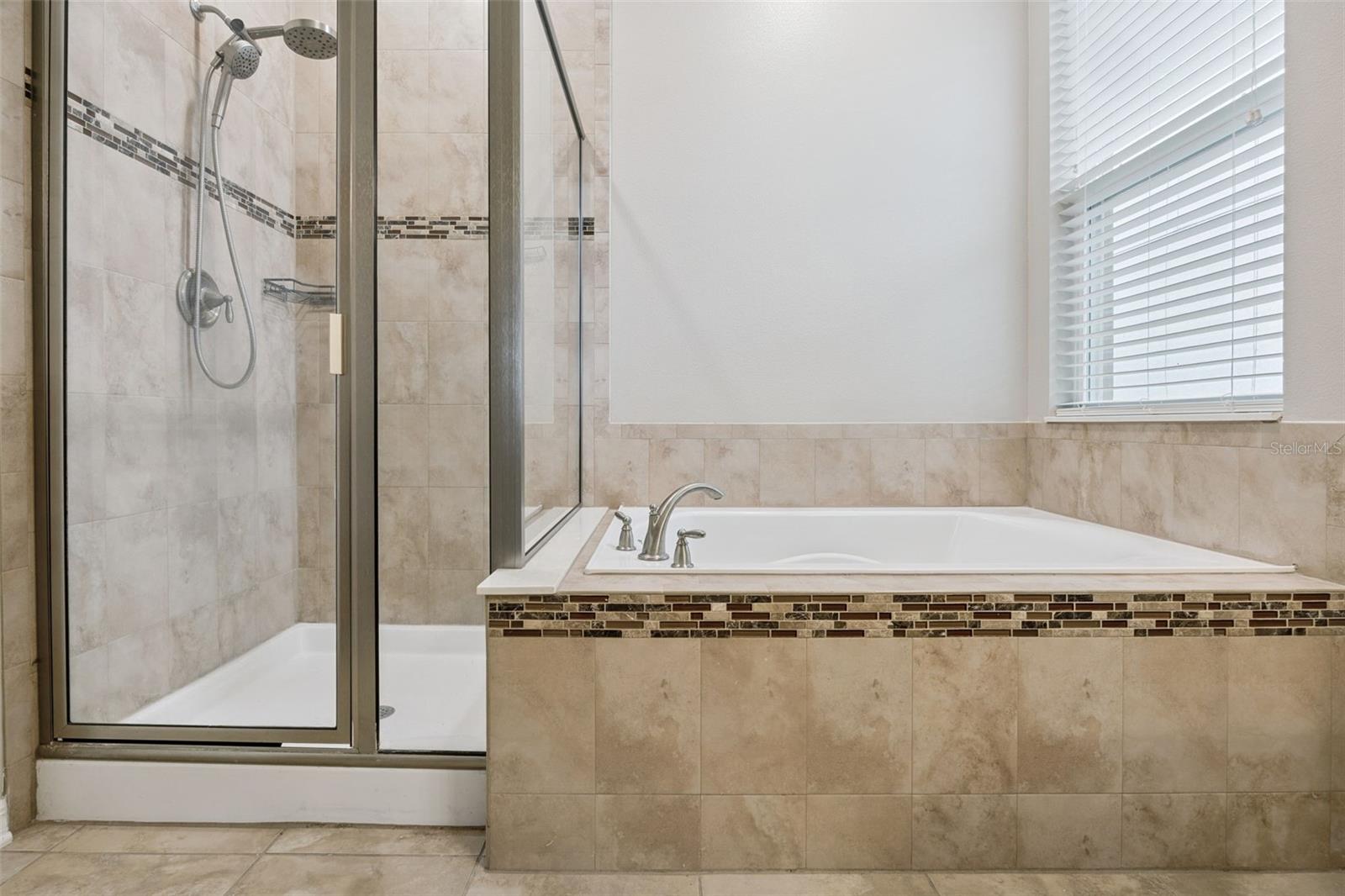 Image 29 of 52 For 1134 White Water Bay Drive