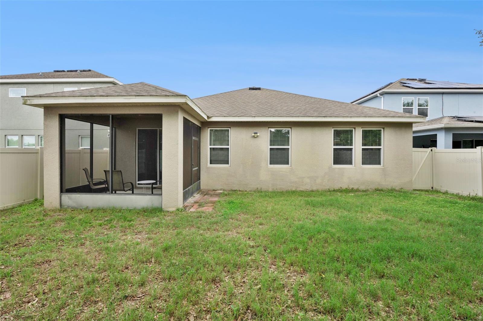 Image 33 of 52 For 1134 White Water Bay Drive