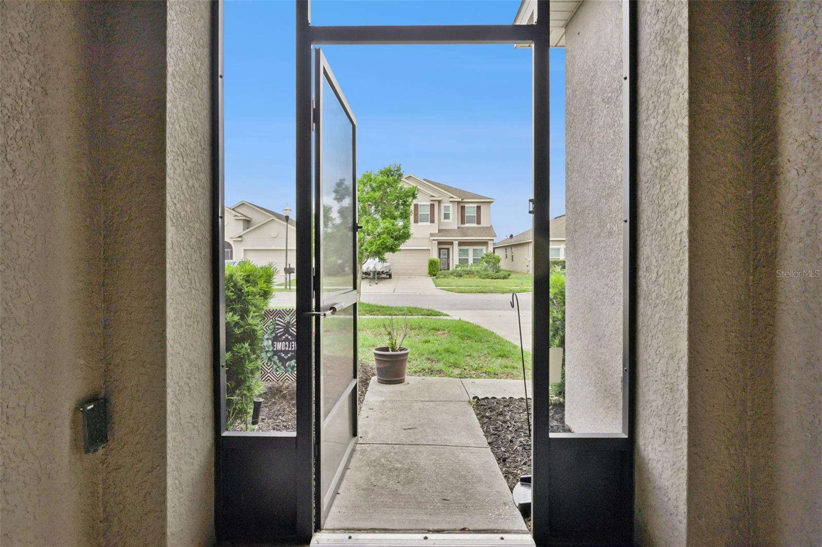 Image 4 of 52 For 1134 White Water Bay Drive