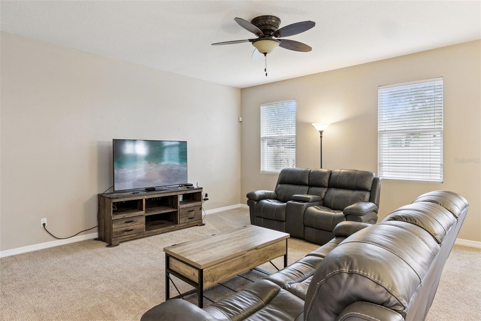 Image 9 of 52 For 1134 White Water Bay Drive