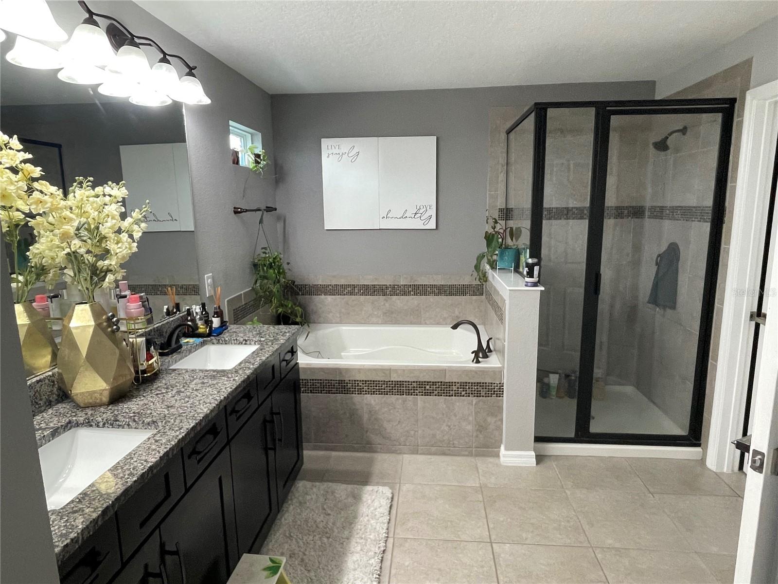 Image 15 of 20 For 775 Maple Leaf Loop