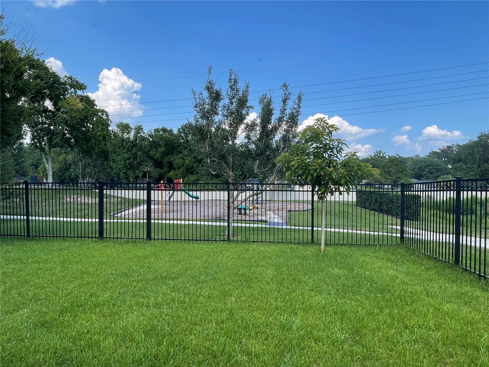 Image 19 of 20 For 775 Maple Leaf Loop