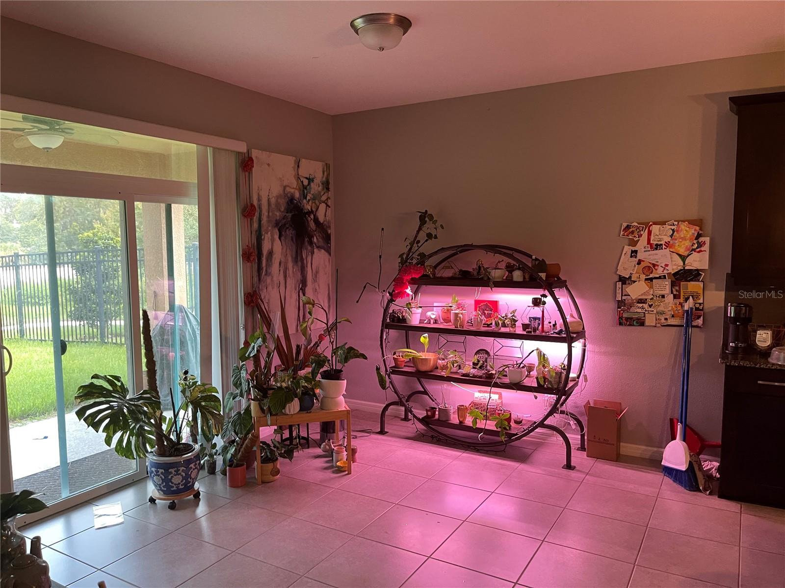 Image 4 of 20 For 775 Maple Leaf Loop