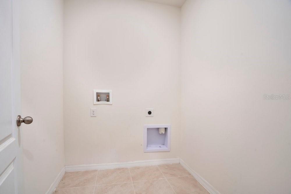 Image 21 of 34 For 2636 Neverland Drive