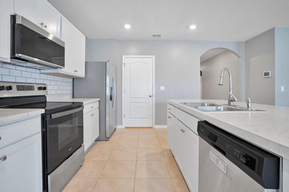 Image 8 of 34 For 2636 Neverland Drive